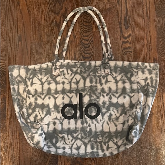 COPY - ALO Yoga Gray Tote Bag - Picture 6 of 11